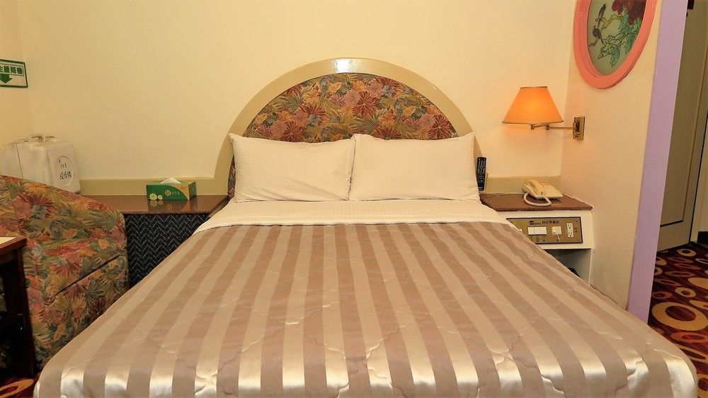 Good Hotel Fengyuan Buitenkant foto