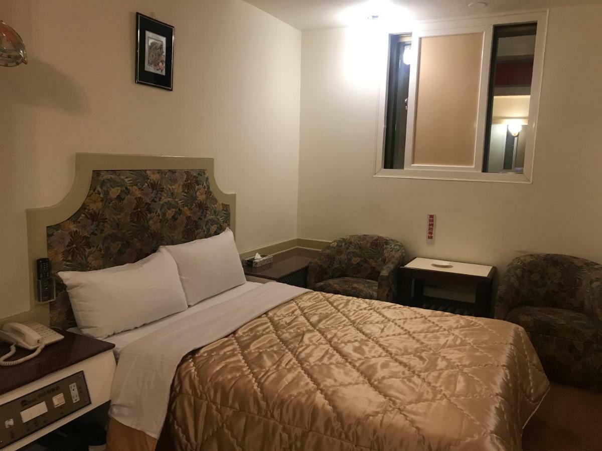 Good Hotel Fengyuan Buitenkant foto